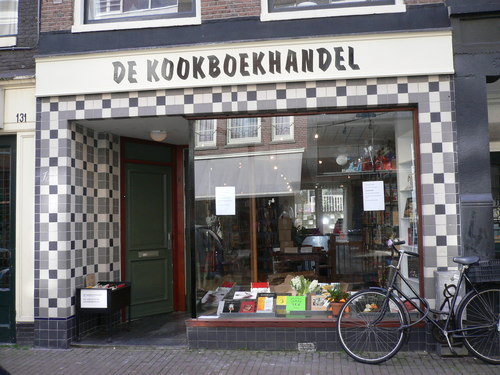 Alles wat smakelijk is. Vooral in de vorm van een kookboeken, koffie en wijn.