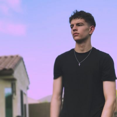 Arizona Boy 🌵☀️ Instagram: daniel.cetta Snapchat: cetta_15