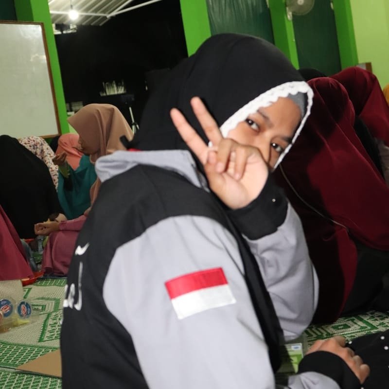 hanyalah Perempuan biasa, yang berusaha menjadi Mutiara Akhir Zaman