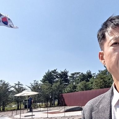새로운 풍경에 가슴이 뛰고 나는 걸어가네 휘파람 불며
기억하자518!잊지말자세월호416평화새로운시작427