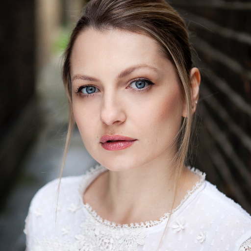 Polish actress based in London.
Actor agent: @MillbankCasting
https://t.co/WfaksMpiG7
Instagram: @joanna_zwierzynska