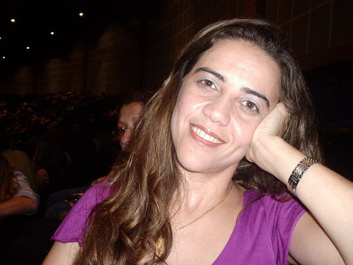 Catolica praticante,back vocal,administradora, professora de marketing,tia,filha,amiga, namorada e uma pequena parte que faz a diferenca.