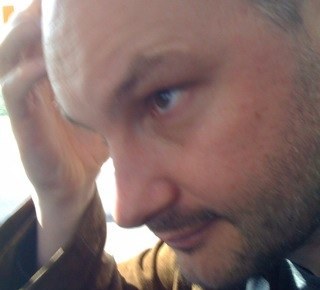 DamienW's profile picture. banging rocks together ; he/they