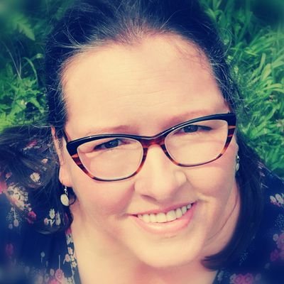 I support people experiencing anxiety, stress & overwhelm through coaching, to regain self worth, direction, happiness and joy.