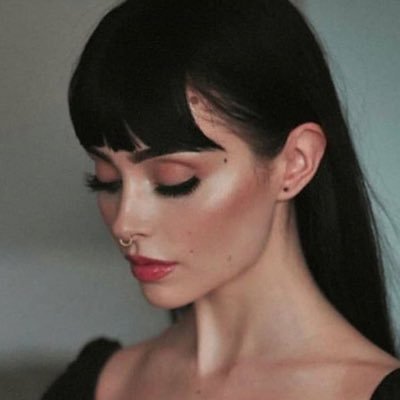 خريجة نظم المعلومات الإدارية
مهتمة بالتسويق الإلكتروني والتقنية والتطبيقات الحديثة❤️