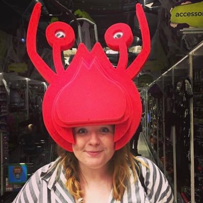 EmilyRennicks's profile picture. Sucker for a bare ankle