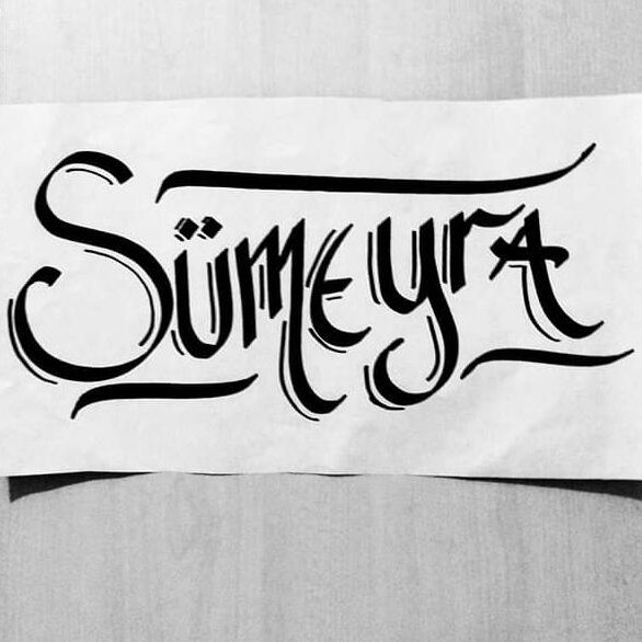 bzmsmeyraa's profile picture. 