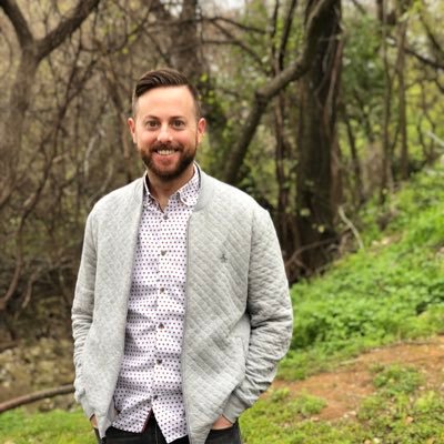 thesingingCEO's profile picture. Husband, Father, Business Owner & Operatic Tenor