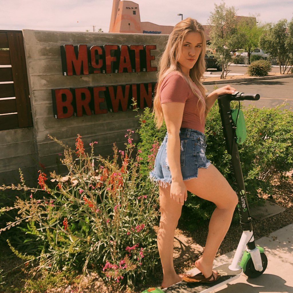 Emilyjordan06's profile picture. Arizona State University '20🌞