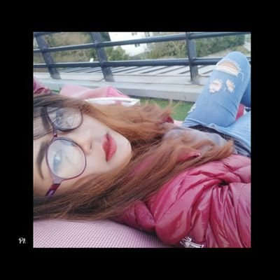 BeeInthet's profile picture. 