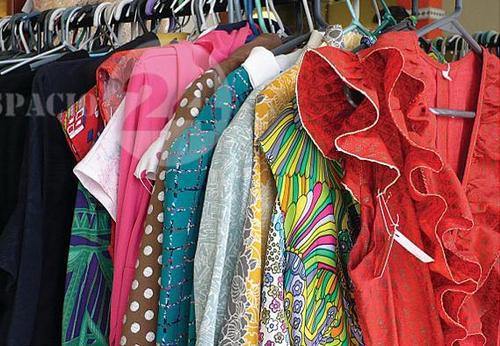 Tienda de ropa, zapatos y accesorios.  Dir: Vitacura 6255, local 26. Facebook: Sweetquince Tienda.