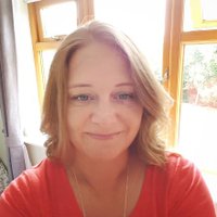 Claire (@gingerpixel) Twitter profile photo