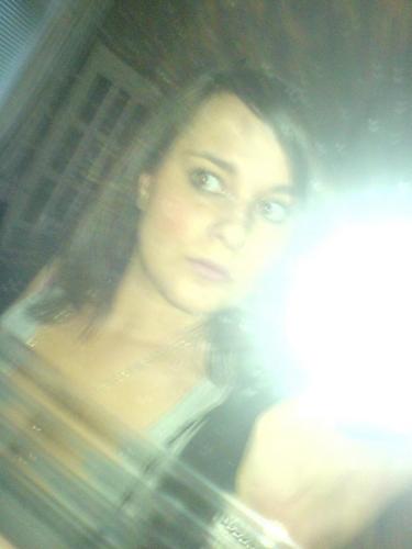 Kelsii 18
Ridin Solo
Studying Child Care.

What Dosnt Kill Uu Will Only Make Uu Stronger ;) x