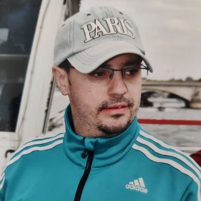 Ingeniero Superior de Telecomunicación. Totalmente en contra de las injusticias y lo que provocan. La solución a todo la tiene el ser humano, si quiere!
