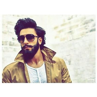 إذا قتلك أحدهم بسيف كلامه
جدير بك ان لاتستخدم نفس السيف
مادام بإمكانك قتله بسيف ابتسامتك