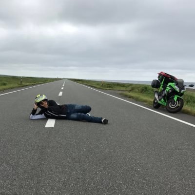 猫好き バイク旅好き
Ninja1000とKSR PROに乗ってるよ 
ｷｬﾒﾗ→α6400