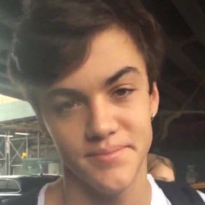 philzdolan's profile picture. free follow from @philzdol