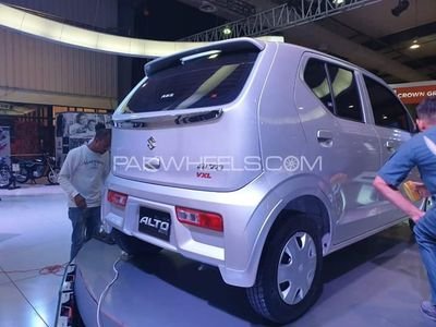 IshaqKTK10's profile picture. ishaq