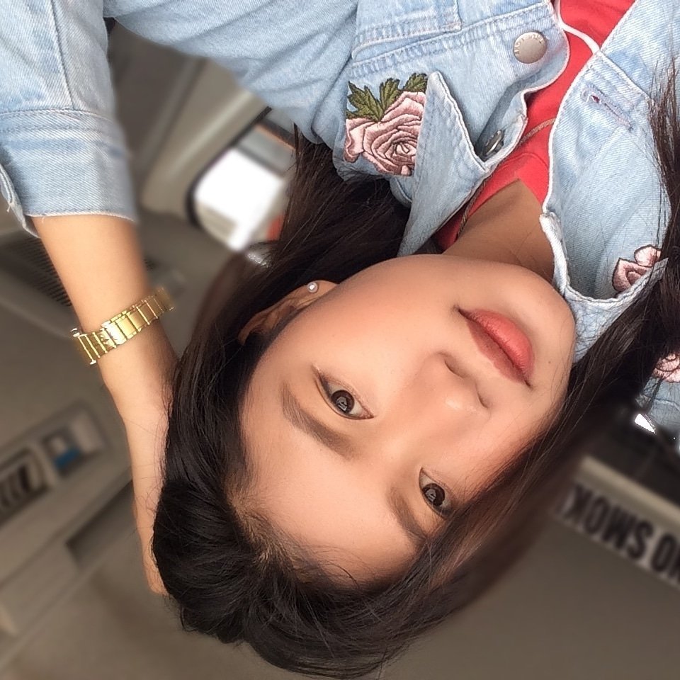 INSTAGRAM : naomi_cabanass