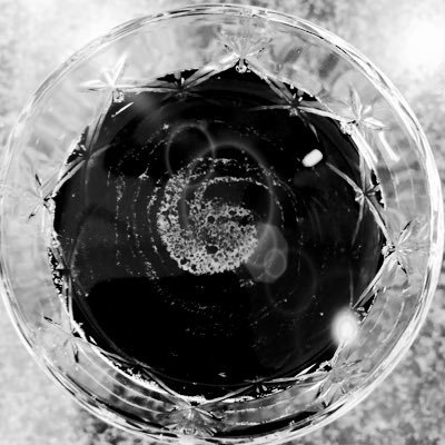 Jo_no_ano's profile picture. inspired by the unispring. Like Judas to Jesus, like the moon to the Sun. Art. Music. Life.