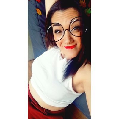 Lailaa_94's profile picture. Olvídate de dioses, tiéntame que peco.