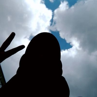 Similarworld's profile picture. Bir tek özlemleri deviremedim şu ince bileklerimle...