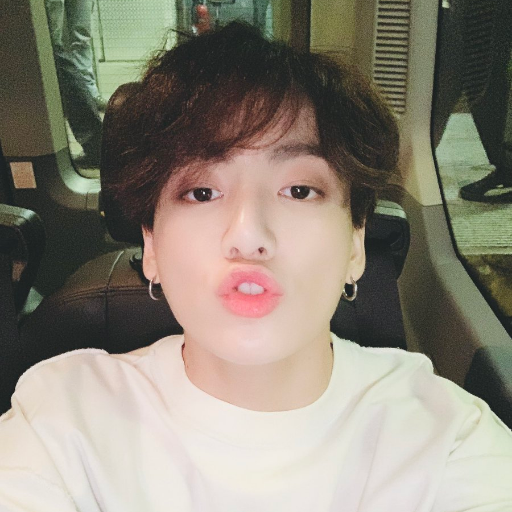 CaMy19158's profile picture. Fan Account @BTS_twt💜💜💜💜