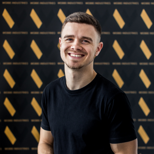 #PersonalTrainer and Professional #Boxing Seconds License Holder 🥊 @OnlyWayIsEssex 🎥 London Marathon 2020🏃♂️💨