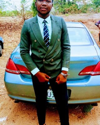 emmanuelsanni7's profile picture. singing singer
