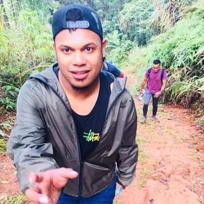 tawakece's profile picture. Blame nobody Expect nothing Do something ✌⚡