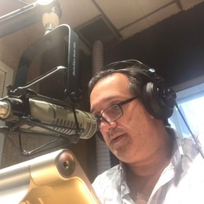 Periodista de Radio Sarandí. Montevideo - Uruguay.