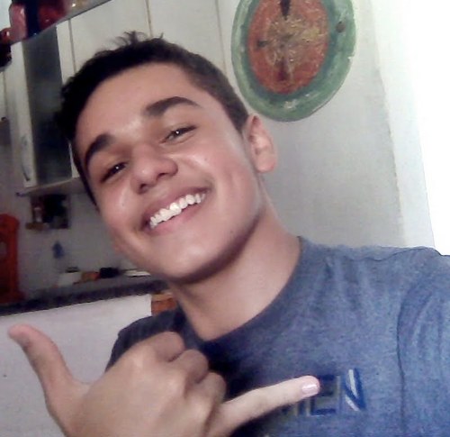 para que levar a vida tão a sério se a vida é uma alucinante aventura da qual jamais sairemos vivos!!!
