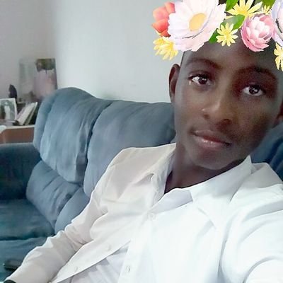 Suis trop symphatique et très amusant
et surtout gentil