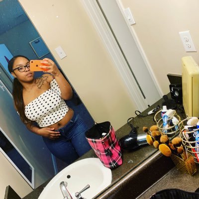 __justKiasia Profile Picture