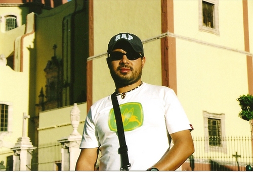 andreyvignettes's profile picture. 