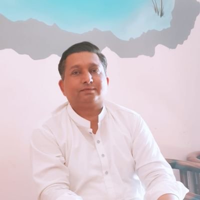 rehmanaraeen's profile picture. simple, less talker, face reader