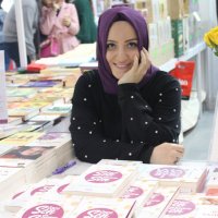 Hatice Kübra İpek(@haticekubraipek) 's Twitter Profile Photo