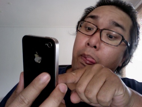 The one and only number 1 Broken~English Blogger and I'm losing my hairs every single day.... One day soon I'm gonna join the Botak Club!!!