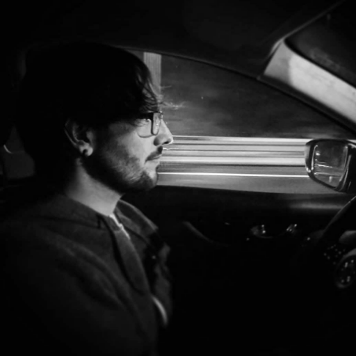 Malagueñ_ with freckles
Software Engineer @DriboApp
Prev.: @SNGULAR, @FMIT_Solutions, @Google
