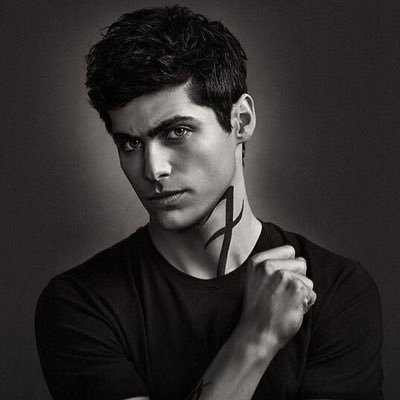 Moe_Bane's profile picture. | #PICKUPSHADOWHUNTERS #SAVESHADOWHUNTERS | •Then somebody comes along and... pushes you off that path.•
