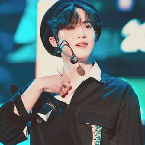 | @weareoneEXO | kimjuncotton 🍑🐇❤️ |
hunhan 💕 | exo-ℓuvie 🌼✨| smstan 💫💎💖 | @RVsmtown | 鹿晗 520 💞 | OT.9 | 🐺勛❤晗🦌 | EXOVELVET ♥️ |