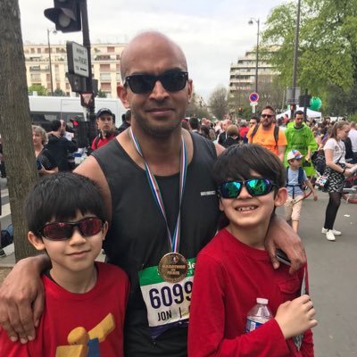 Vascular surgeon & CD @MFTnhs; Hon Reader @DCVS_UoM @MAVRIC_MFT. 😃 family time, running, cycling, music. Tweets personal capacity.