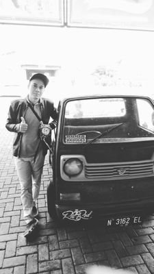 androen's profile picture. happy