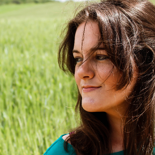 TinaSpibus's profile picture. Selbstständig als Ausbilderin (Dipl. Energetiker; dipl. feinstoffliche Trainer) und Texterin zum Thema Gesundheit, Balance & Wohlbefinden