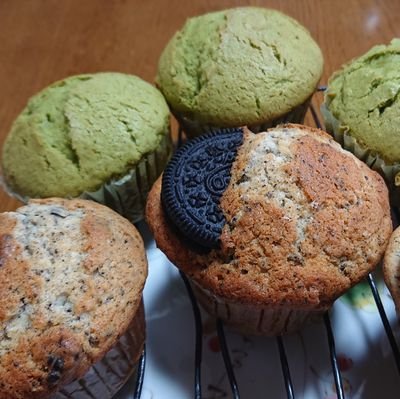 モンスターハイドール、海外トイ、ミニチュア（ケンエレ トイスピ リーメント）ホラー漫画(ホラーM系)、夢グループ社長、漫画飯、進撃、ちいかわなどが好きな為そういうツイートしてます。昨年からまたガチャガチャにハマった為交換アカウントになりつつあります、今年は一番くじ熱が再来