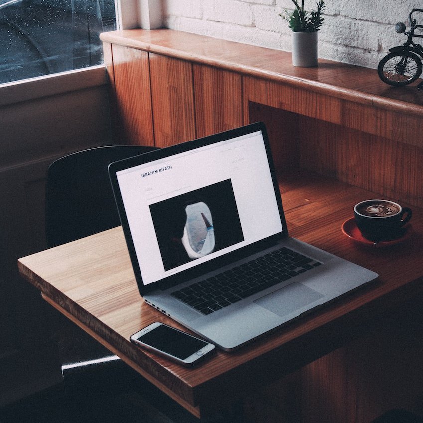 DecodeDrop's profile picture. Find the perfect spot to work nearby. Launching soon in Lisbon ☀️