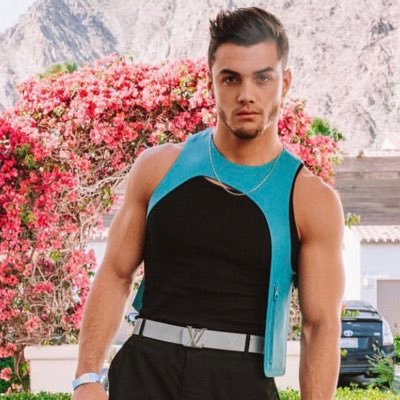 selfcaregray's profile picture. isn’t life comical? i think that life is comical.