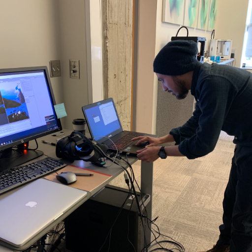 Hacking the User Experience. 
Desyntekh Amalgamationist. User Experience Researcher + Virtual Reality Specialist