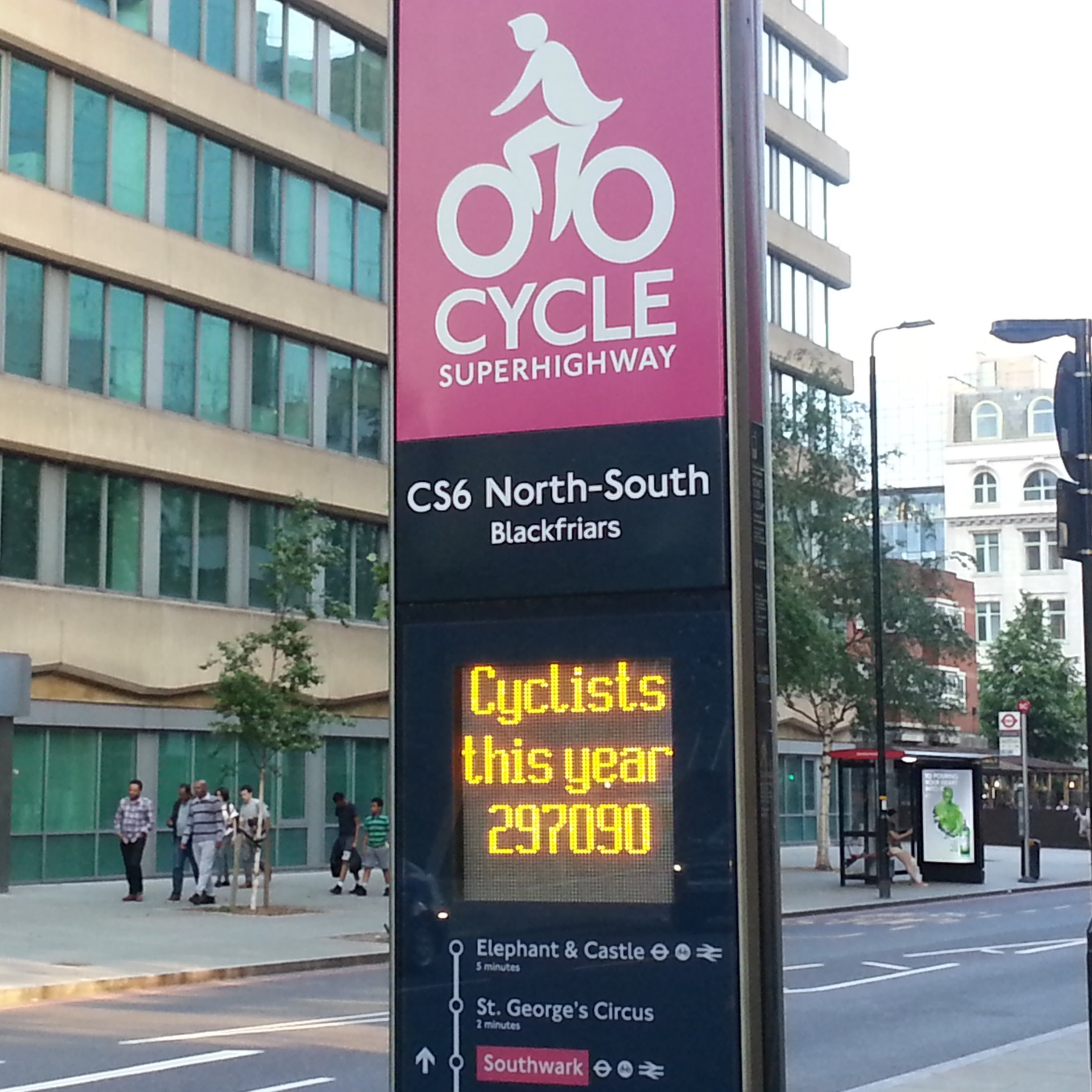 #CS6Count, retweeting crowd sourced updates of TfL's cycle journey counter on London's #CS6 / #C6 cycleway on #Blackfriars Road. 

@cs3cs6count@toot.bike