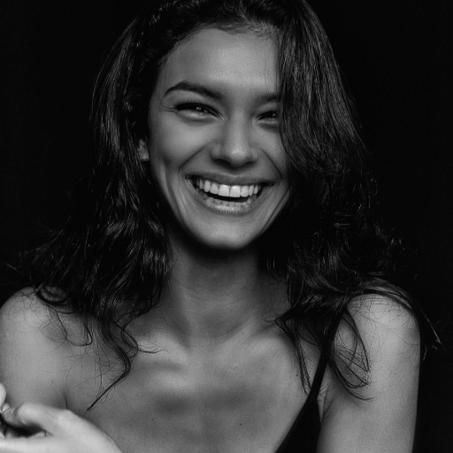 rowena_karmy's profile picture. IG: @rowenakarmy